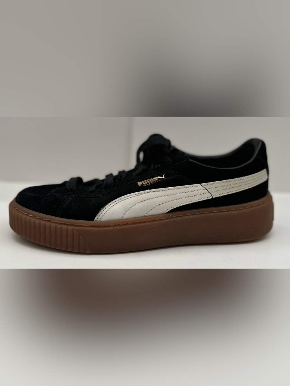 Puma Suede Platform Black White Gum Sole Sneakers Women’s Size 8.5